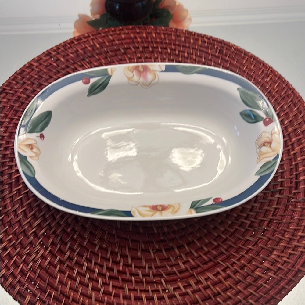 NEW Elegant Floral Oval Serving Bowl
